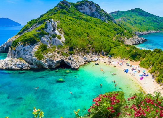 The Best Months to Visit Greece: A Seasonal Guide