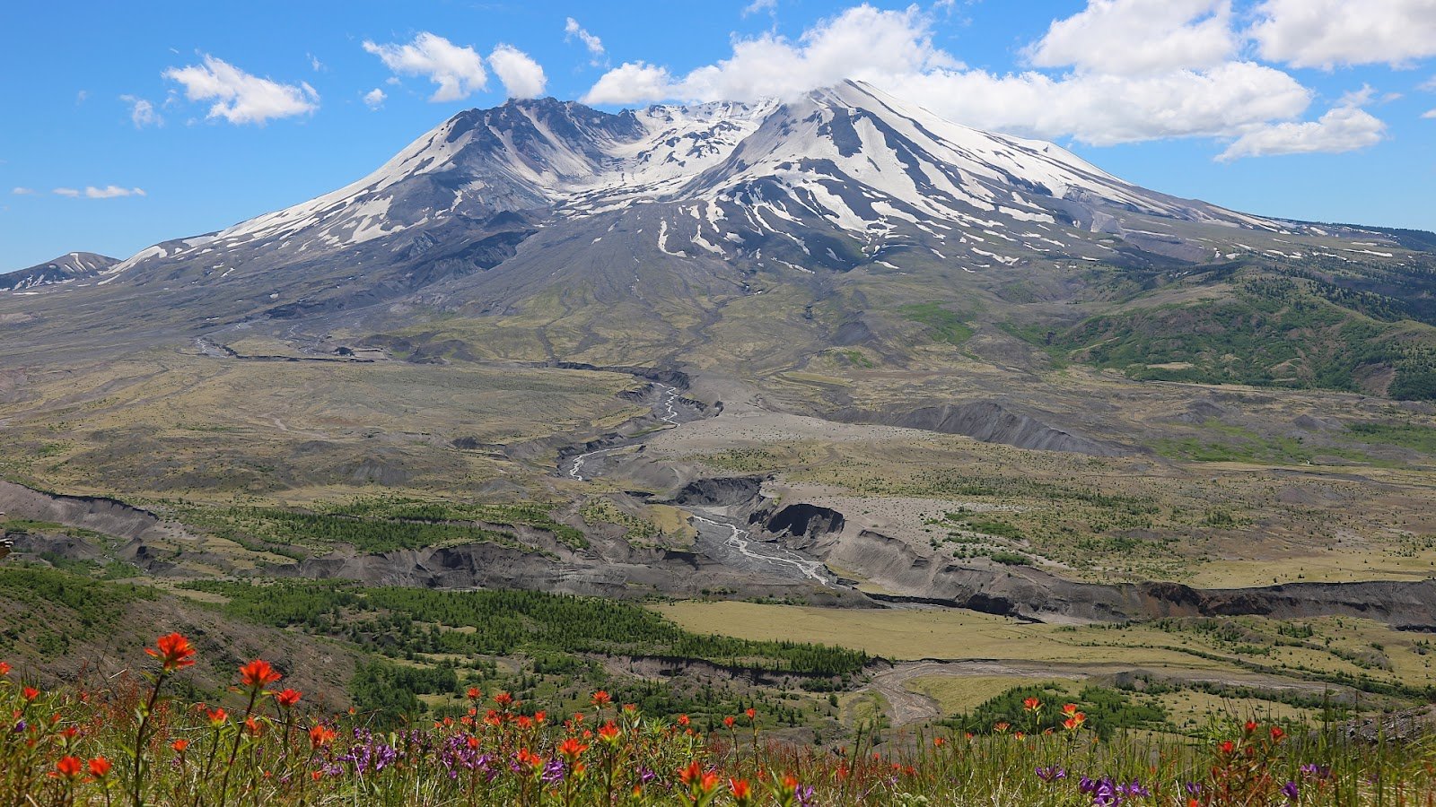 Mount St. Helens - an active volcano